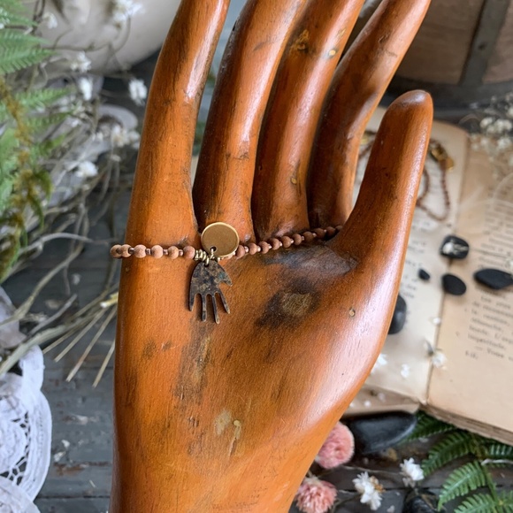 HAND-MADE FIERY WELO OPAL PETITE BEADED BRACELET - Picture 4 of 10